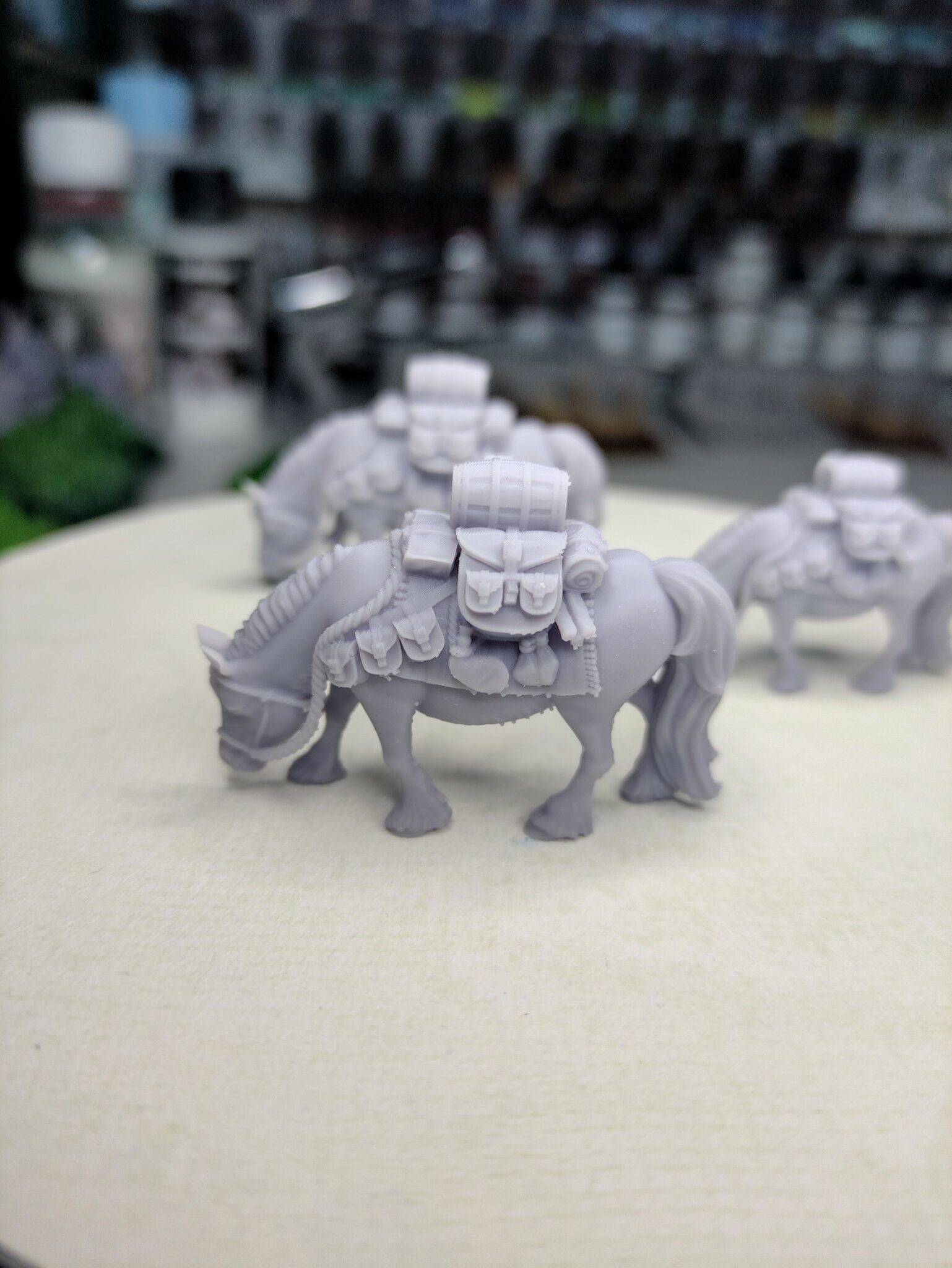 Poney chargé - Tabletop – Image 3