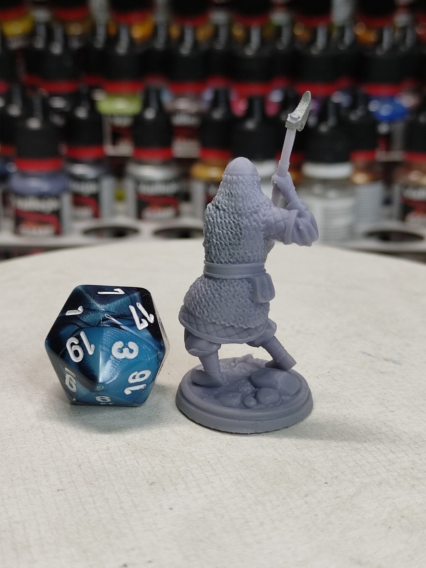 Humain guerrier hache 2M- Tabletop – Image 4