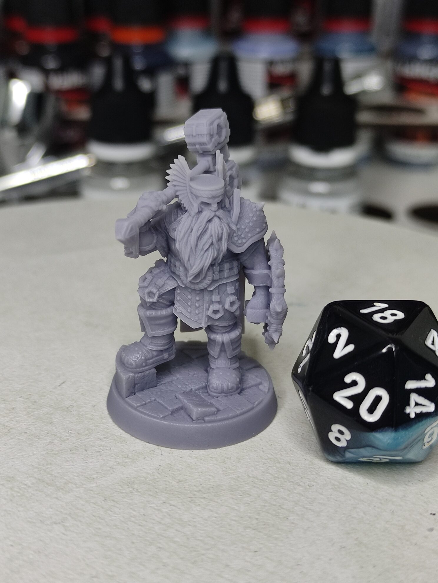 Nain guerrier masse bouclier - Tabletop