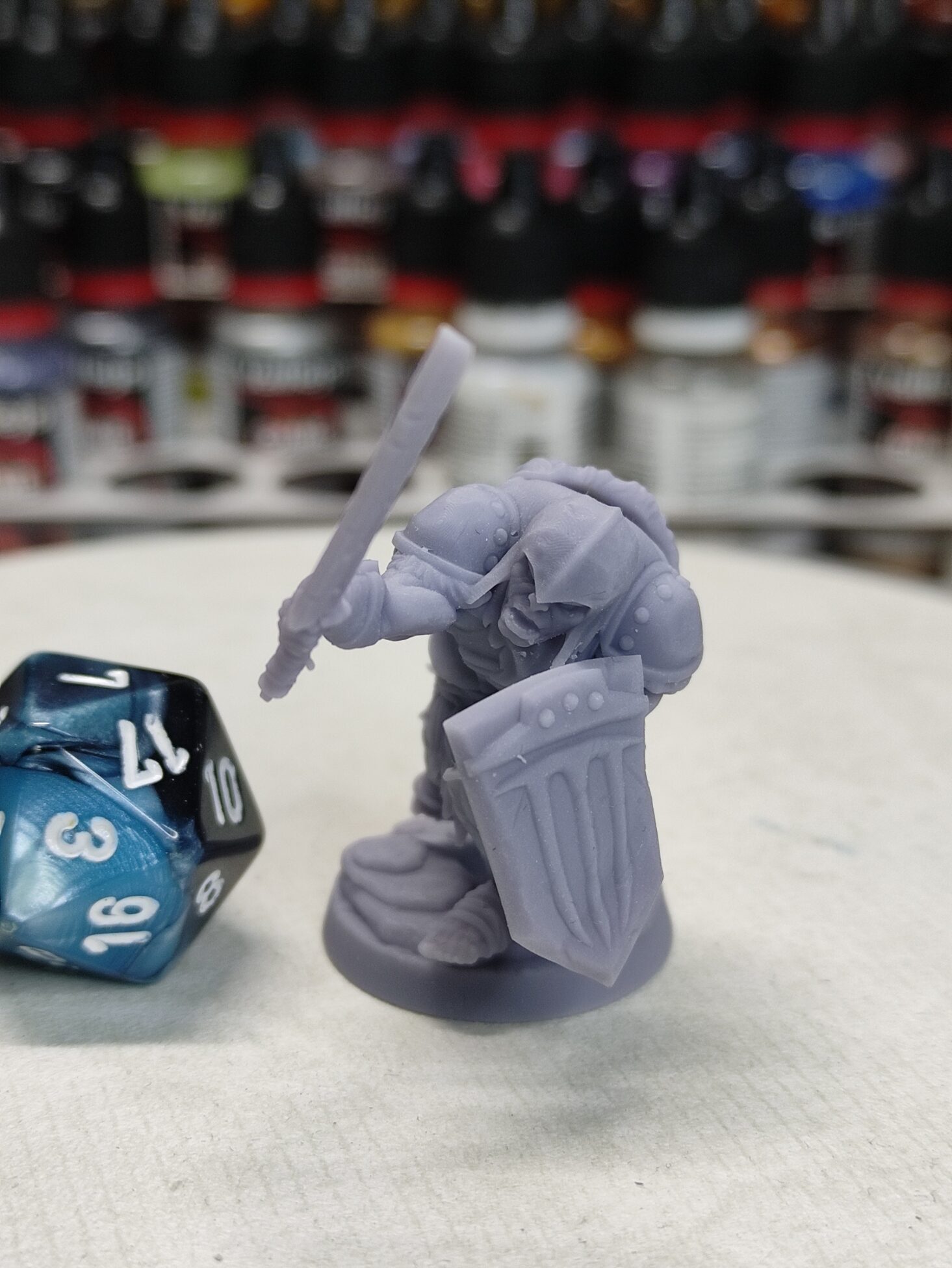 Orc guerrier épée bouclier - Tabletop